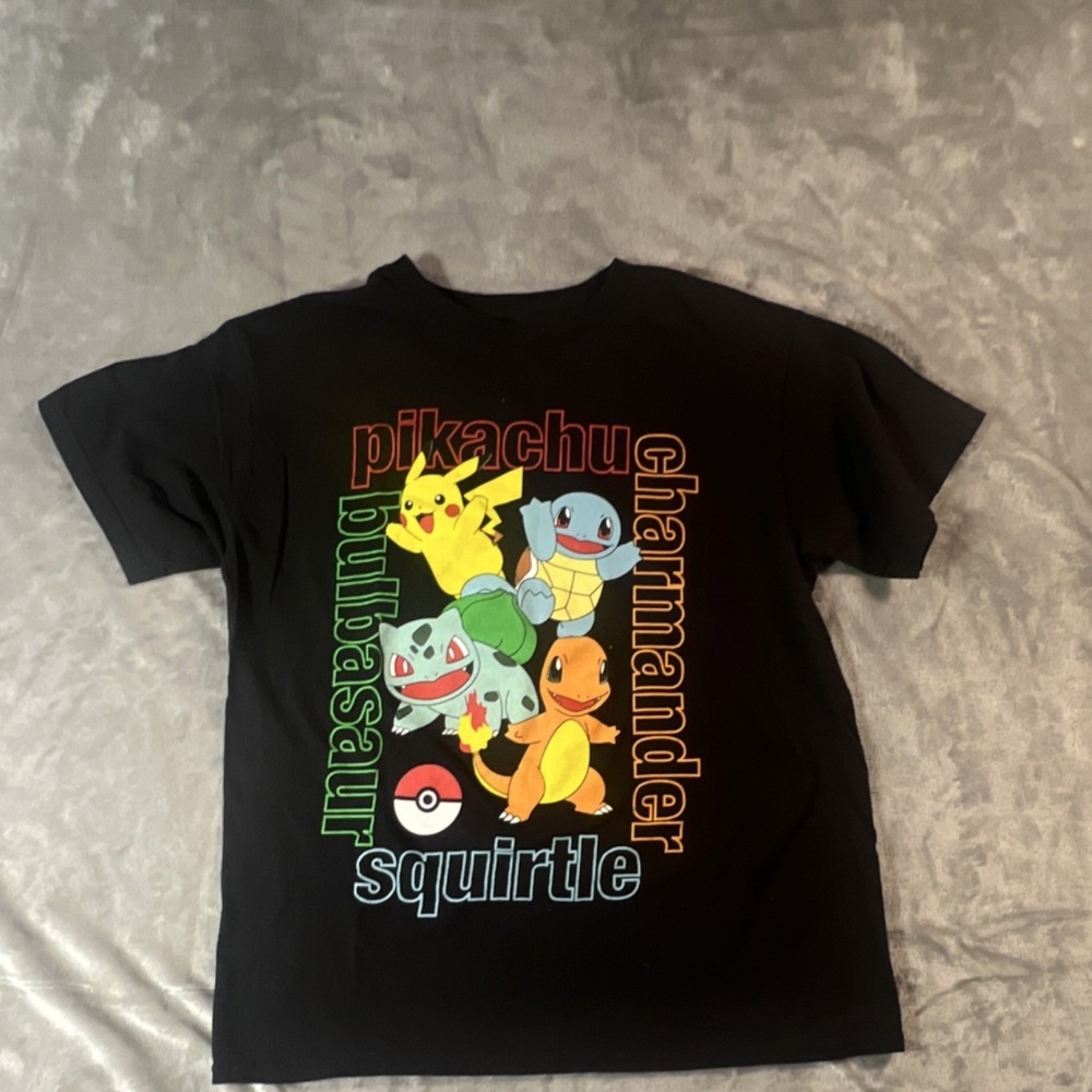 Hybrid Pokémon T-Shirt Mens Medium Black Excellent Pikachu Graphic Tee